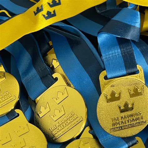 Brett utbud av Pokaler Medaljer & Statyetter.